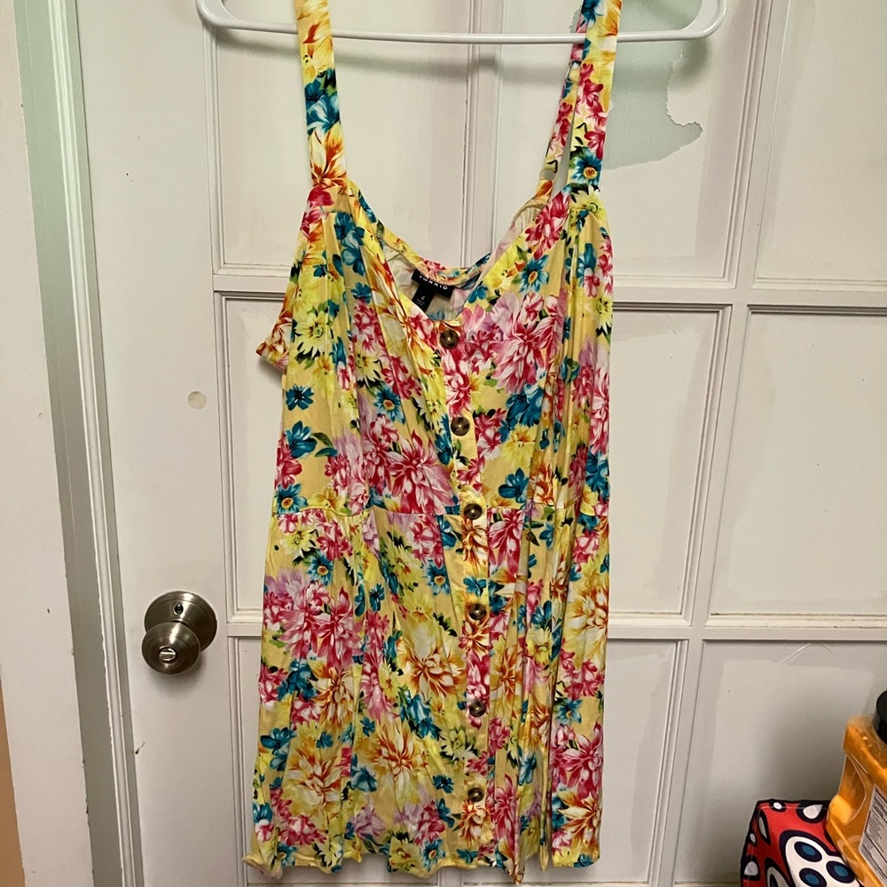 Torrid Yellow Flower Tank-NWT 3x